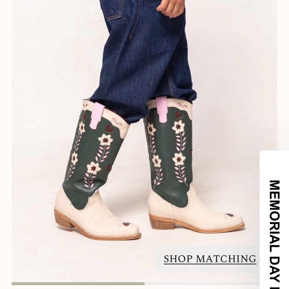 Mini Dakota Boots - Picture 2 of 4
